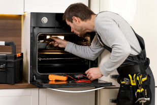 Professional microwave repair service